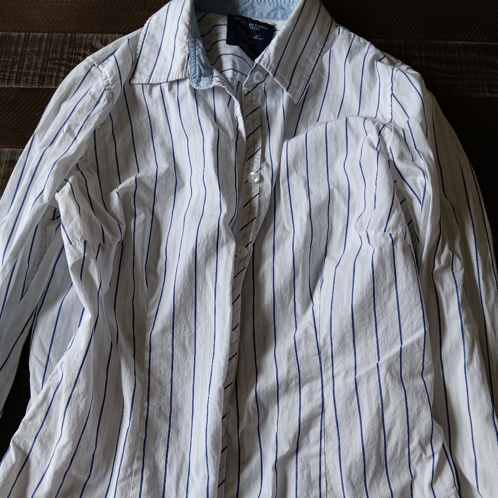 American Eagle Outfitters Women's Button Down